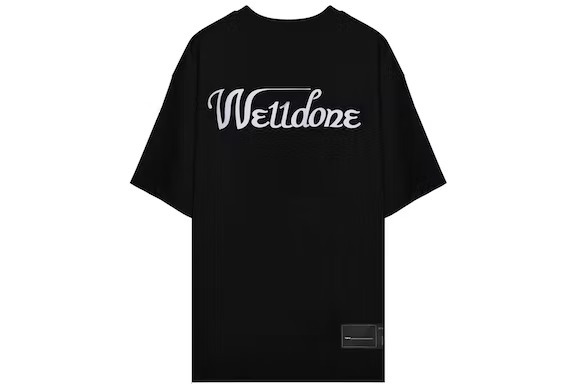 We11doneBlack oversized T-shirt, We11done T-Shirt, featuring a prominent logo print. The shirt offers a relaxed and roomy fit.